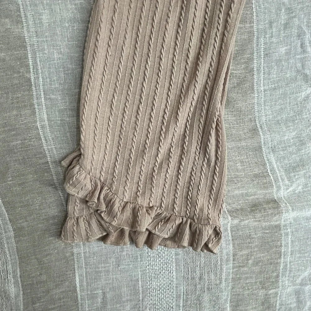 SHEIN Pants Girls 10Y Tan Cable Knit Ruffle Hem Elastic Waist Loungewear